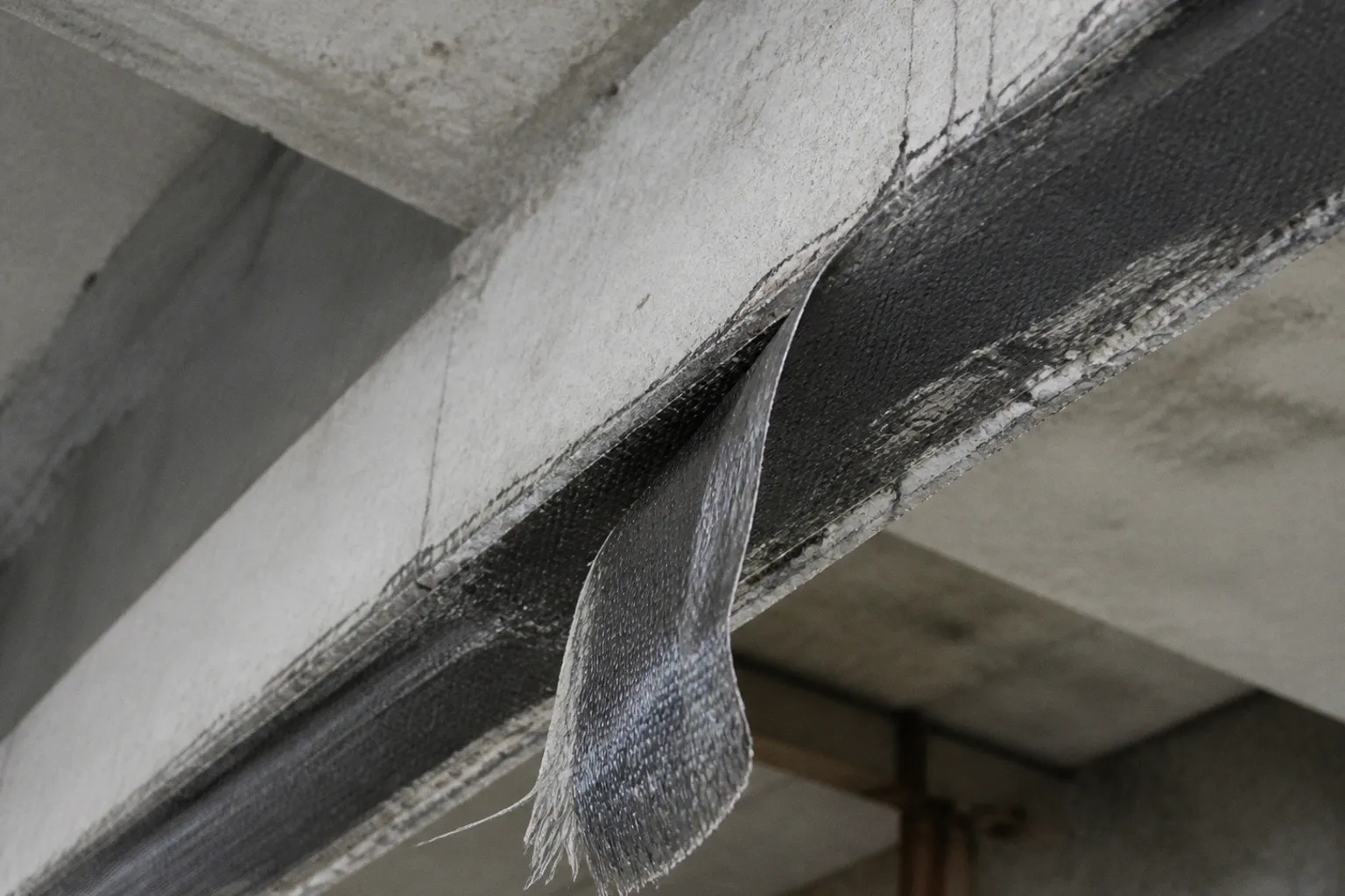 Sợi carbon gia cường bị bong: Nguyên nhân và cách xử lý